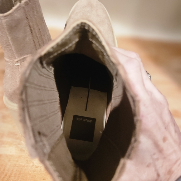 EUC Suede Lug Sole Dolce Vita Waterproof Heeled Boots Worn Once - Picture 4 of 8